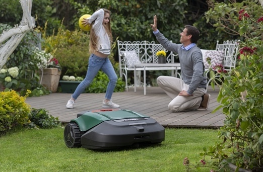 Robomow&nbsp;RS635 Pro SV: робот-газонокосилка с&nbsp;технологией визуального распознавания